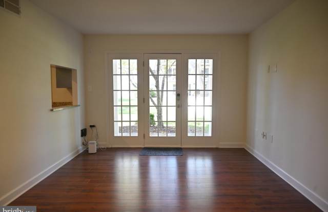 9451 FAIRFAX Boulevard unit: 102