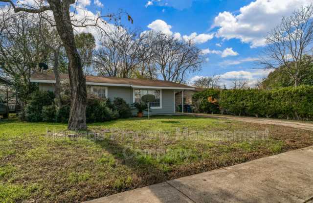 Photo of 1222 West Thorain Boulevard