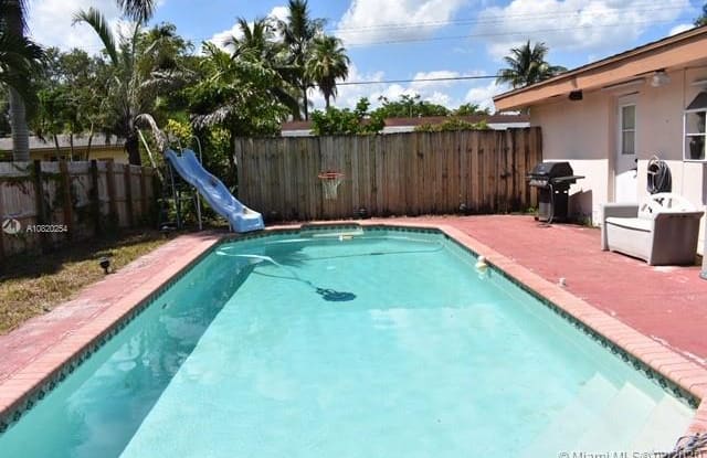 5532 SW 1st St - 5532 Southwest 1st Street, Plantation, FL 33317