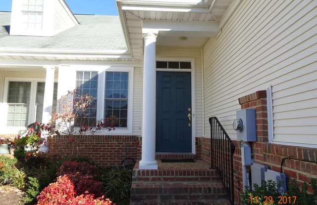 Well Maintained Townhome in Colonial Heritage in Williamsburg