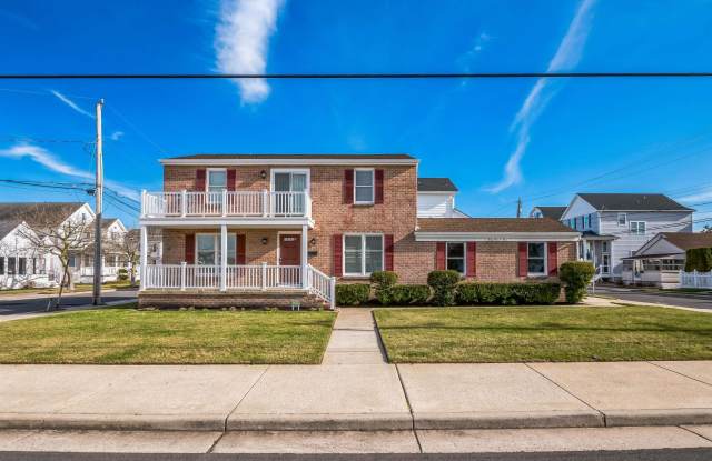 Photo of 3304 Monmouth Ave