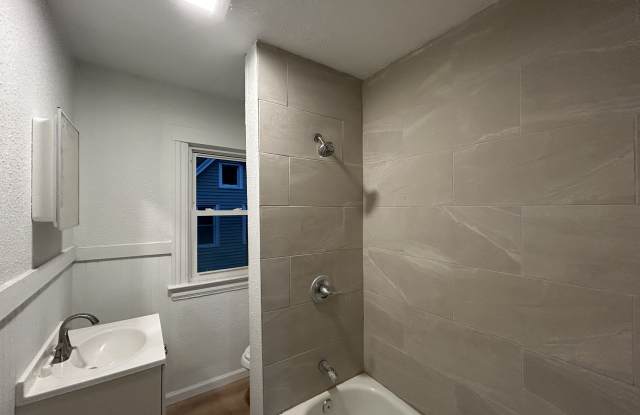 302 Grand Avenue - up