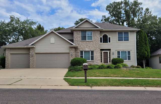 2007 Glendale Hills Dr Ne