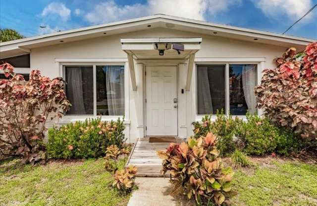 422 Phippen Waiters Rd