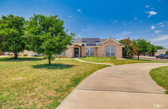 NOW AVAILABLE | Beautiful 3 Bedroom Home + 2-Car Garage and Electricity Included!