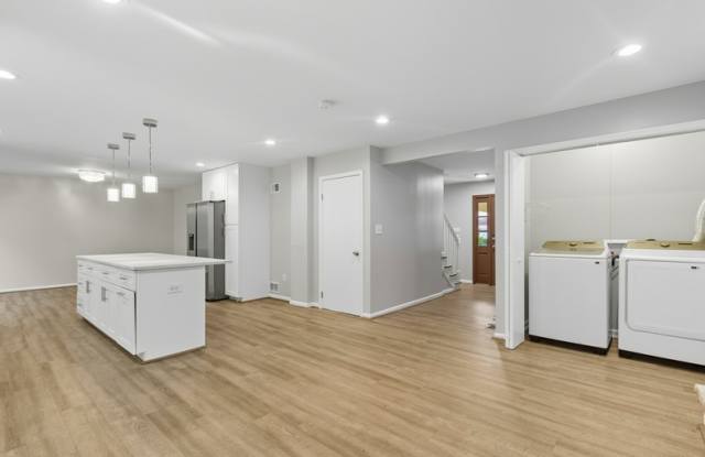 13314 Vanessa Avenue