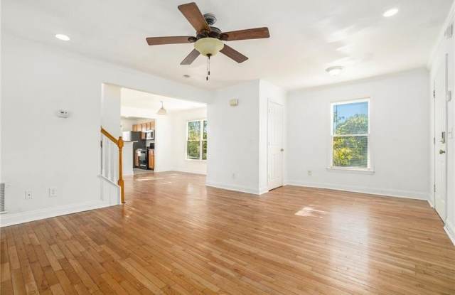 719 Magnolia Street NW