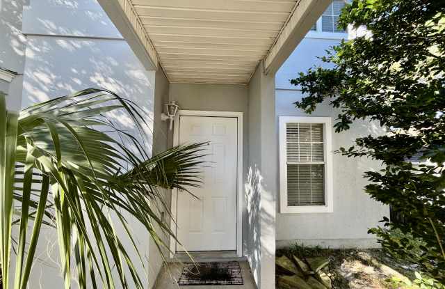 2745 Bay Club Dr