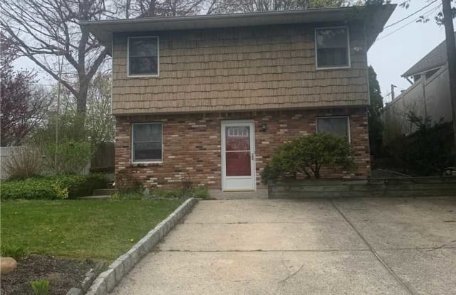 3 Renwick Rd - 3 Renwick Road, Lake Ronkonkoma, NY 11779