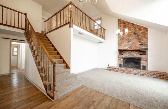 1824 Auburndale Avenue