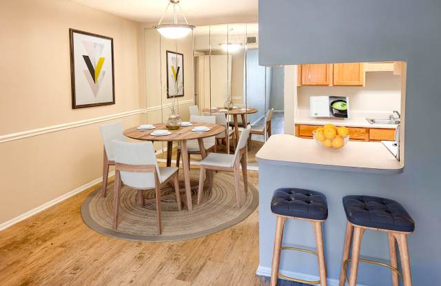 Diamond Lakes Apartment Homes