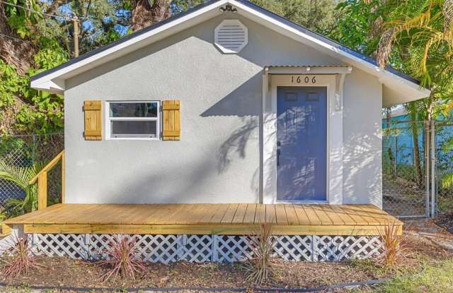 Photo of 1606 E OSBORNE AVENUE