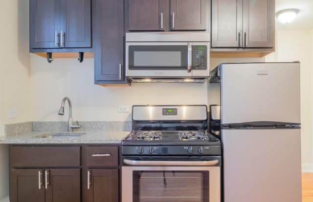 4739 N Hermitage Ave