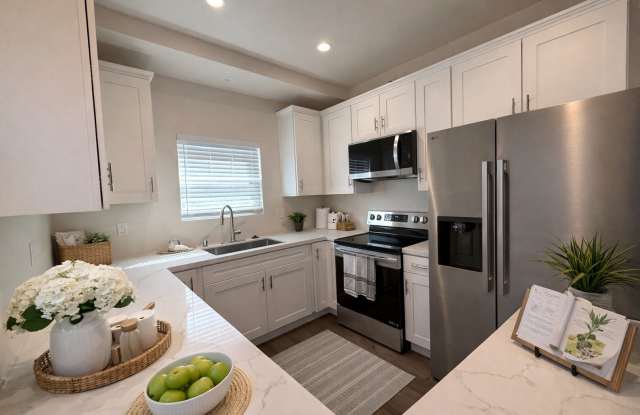 4BD/2BA on East Falls! Newer Build & Rooftop Deck!