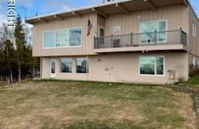 Photo of Quiet home in South Anchorage with Views