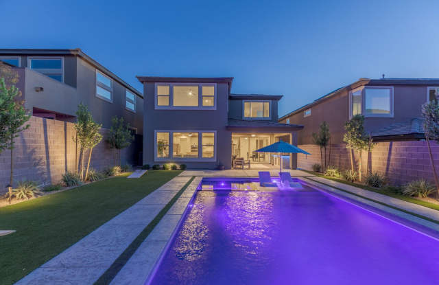 Photo of Luxurious Home in Henderson’s Desirable 89052 Community!