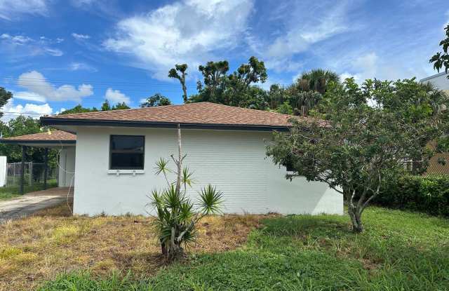 Remolded 3 Bed 2 Bath Single Family Home! West Palm Beach. NO HOA!