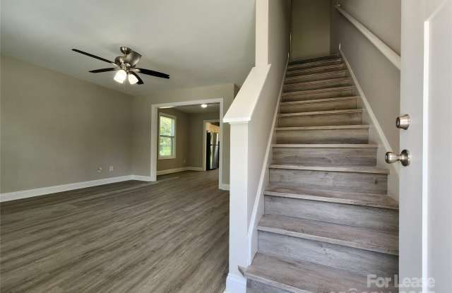 2210 Brookview Avenue