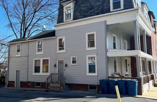 Photo of 17 S WALNUT ST #B