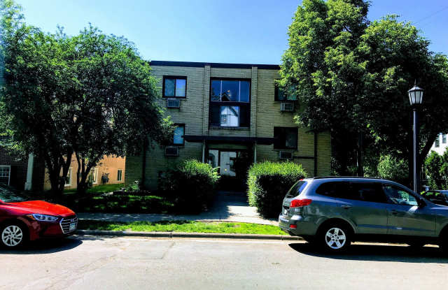 2700 Humboldt Ave S.