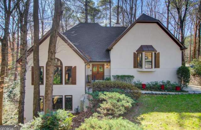 Photo of 620 Allen Court NW