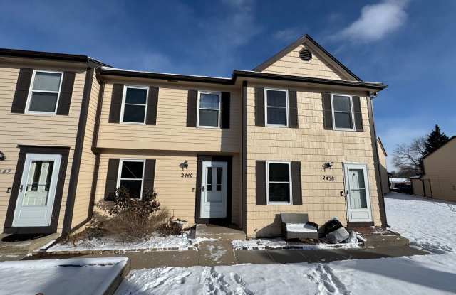 Photo of 3 BED 2 BATH TOWNHOME CENTRALLY LOCATED IN COLORADO SPRINGS!!!