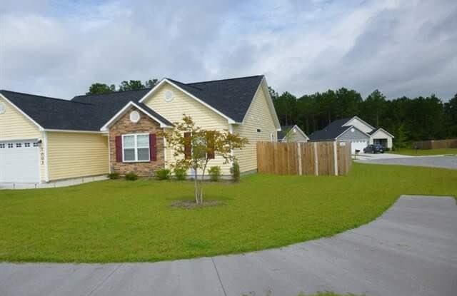 1003 W W T Whitehead Drive - 1003 Wt Whitehead Dr, Jacksonville, NC 28546