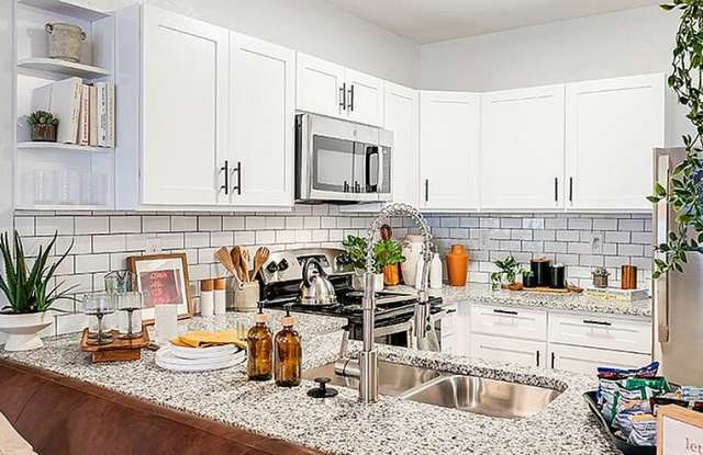 Student Housing - The Hills Southview Apartments