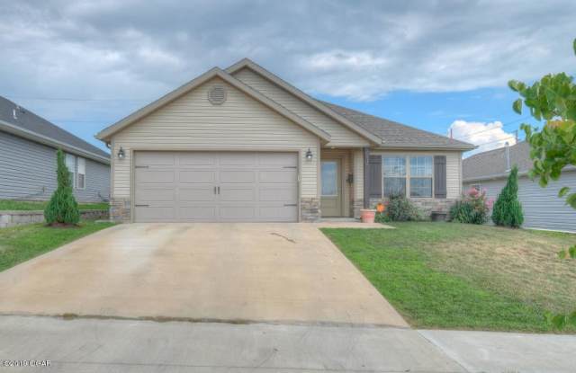 2515 Annie Baxter Ave - 2515 Annie Baxter Avenue, Joplin, MO 64804