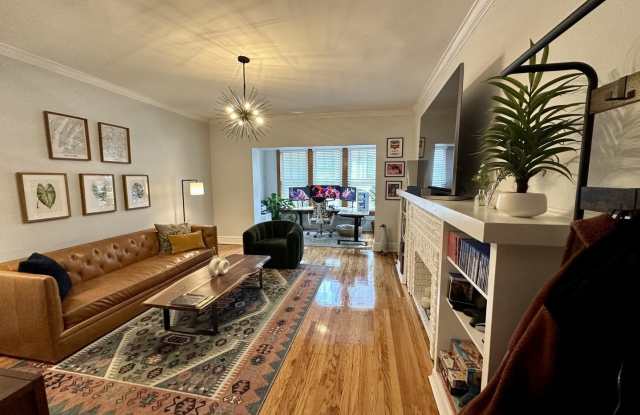 5608 N Kenmore Avenue