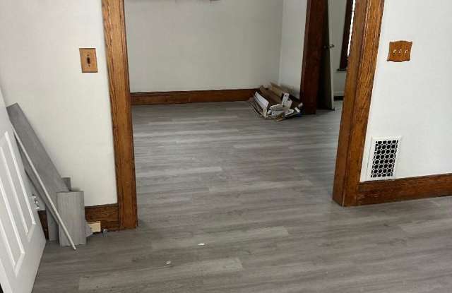 Spacious renovated 4 bedroom at 454 Augustine Street