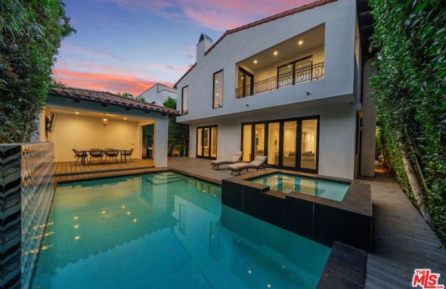 Photo of 846 N Orange Grove Ave.