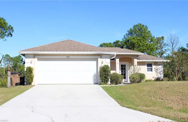 1121 Darling ST E - 1121 Darling St E, Lehigh Acres, FL 33974