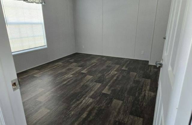 1399 Belcher Rd South