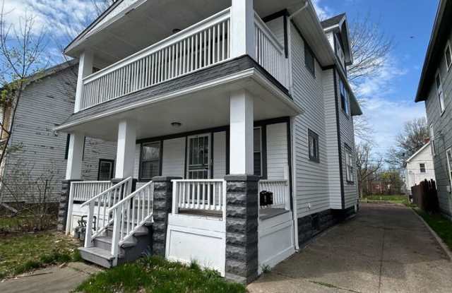 2932 East 118th Street