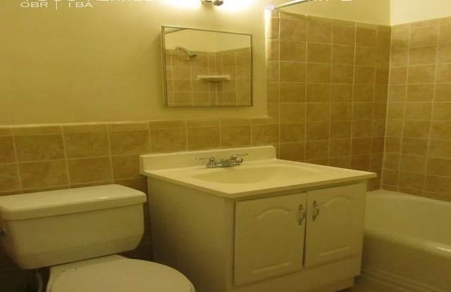 1365 Kennedy St NW Apt 2