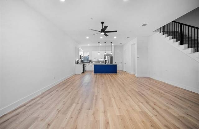 1216 Eureka Springs Street