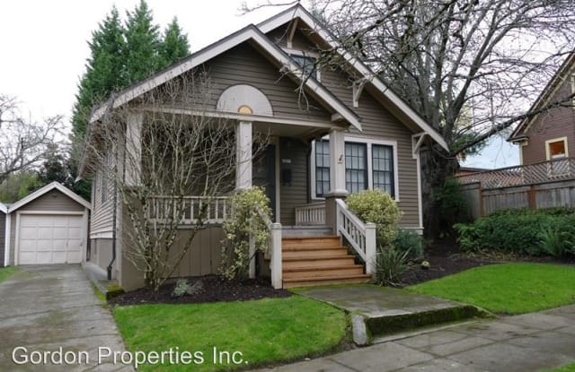 1533 SE Martins St - 1533 Southeast Martins Street, Portland, OR 97202