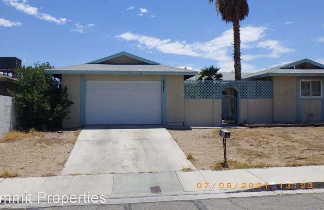 6381 Pawlow Ave - 6381 West Pawlow Avenue, Spring Valley, NV 89118