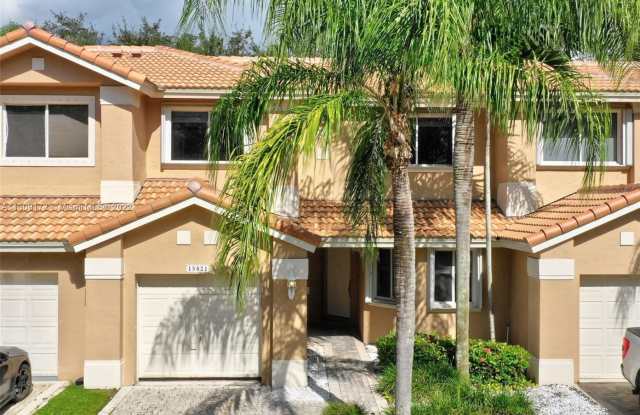 15821 Southwest 10th Street - 15821 Southwest 10th Street, Pembroke Pines, FL 33027