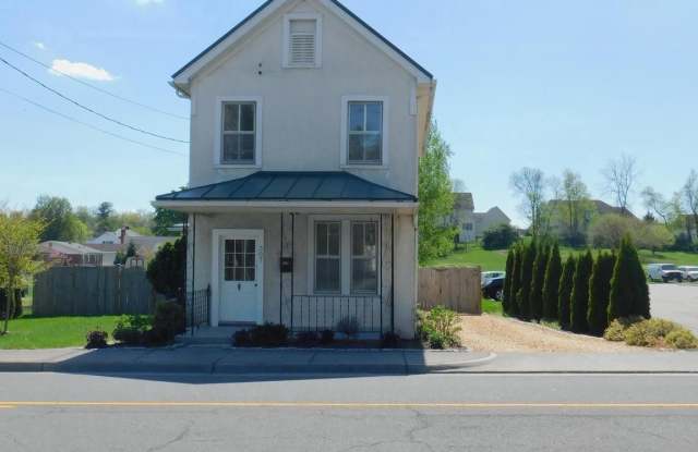 307 W MAIN STREET - 307 West Main Street, Berryville, VA 22611