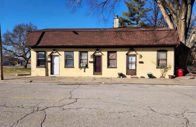 Photo of 221 N HIGH Street