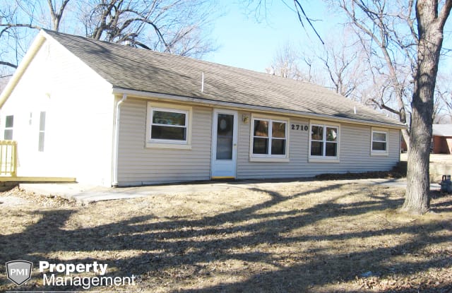 2710 Cedar Crest Dr - 2710 Cedar Crest Drive, Independence, MO 64057