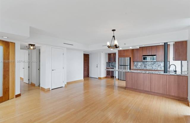 Photo of 2501 Brickell Ave