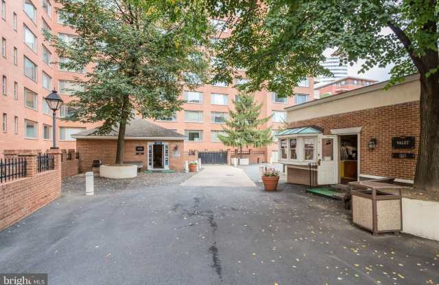 Photo of 1021 ARLINGTON Boulevard E unit: 905