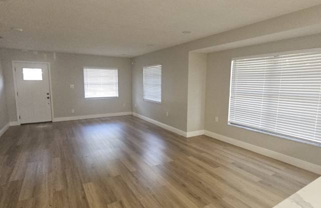 Photo of 5802 North Suwanee Avenue