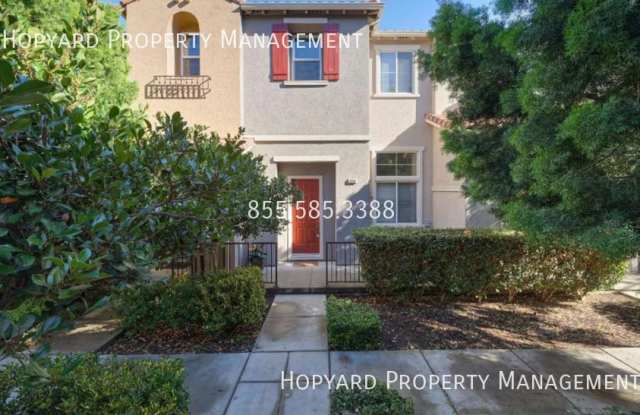 1805 Silva Pl