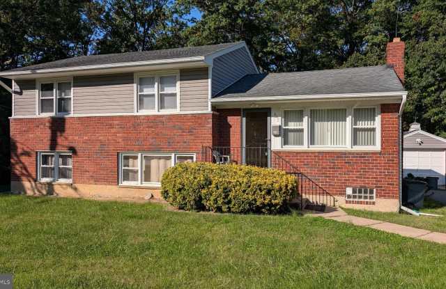 Photo of 412 GOUCHER Boulevard