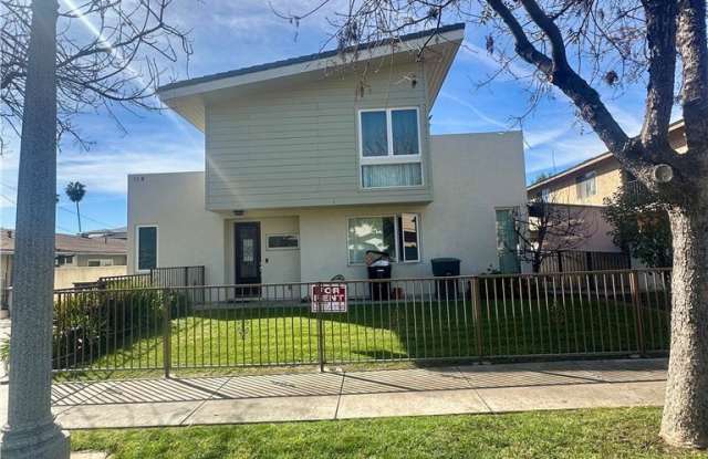 119 S Walnut Grove Avenue