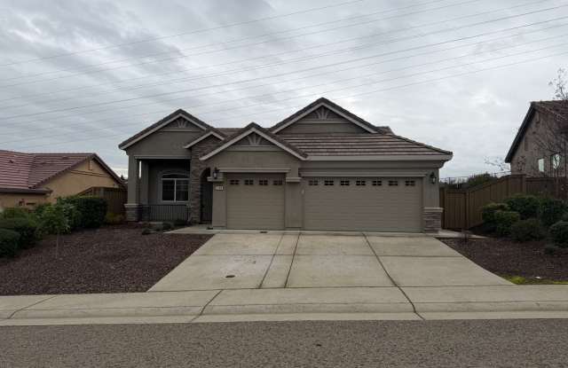 Photo of Folsom Executive 4 Bedroom 2 Bathroom 2043 Sqft. Home For Rent